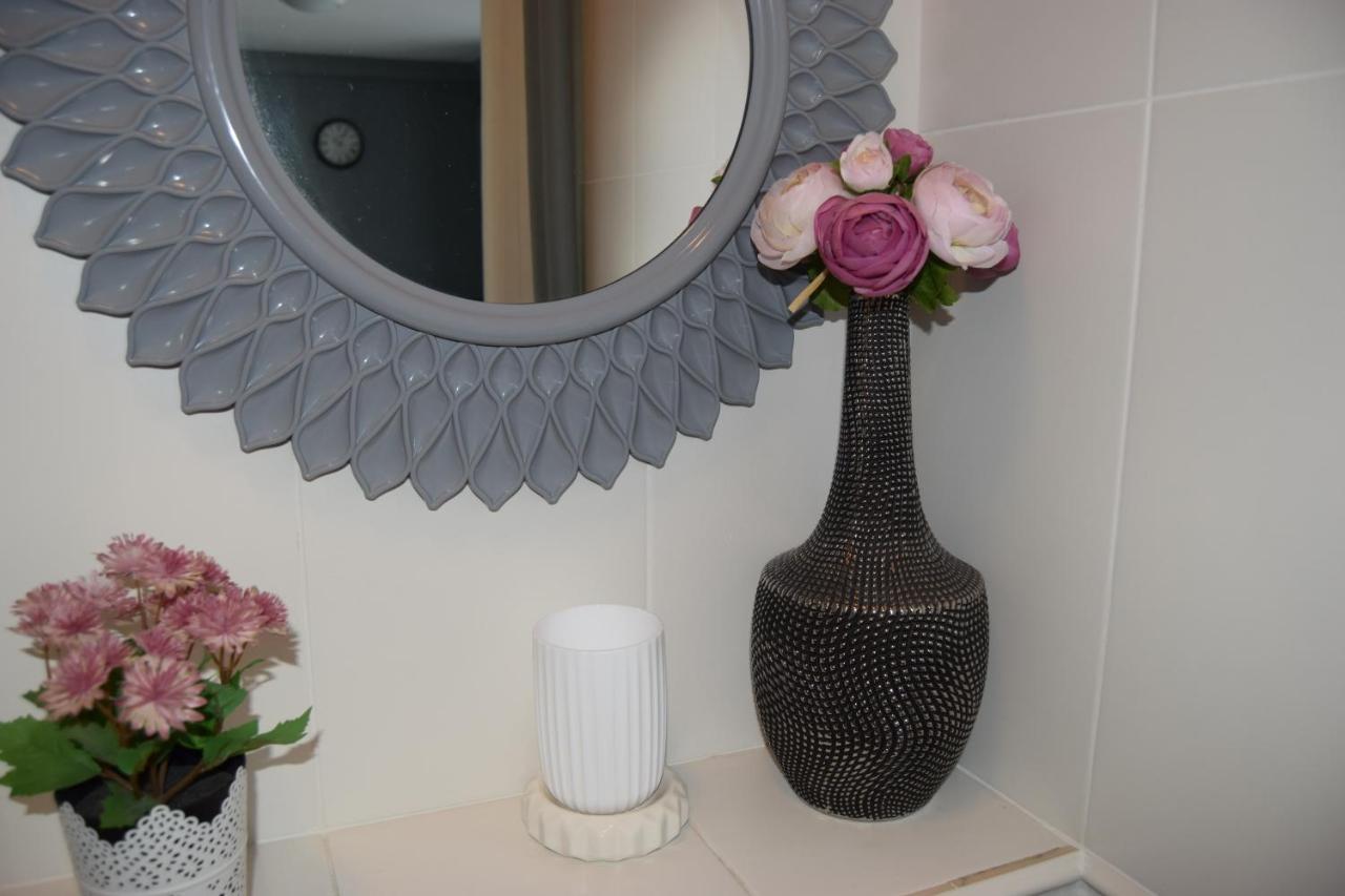 Be My Guest - Hoza - Pkin Super Centrum Metro Wi-fi Breakfast Apartment Warsaw