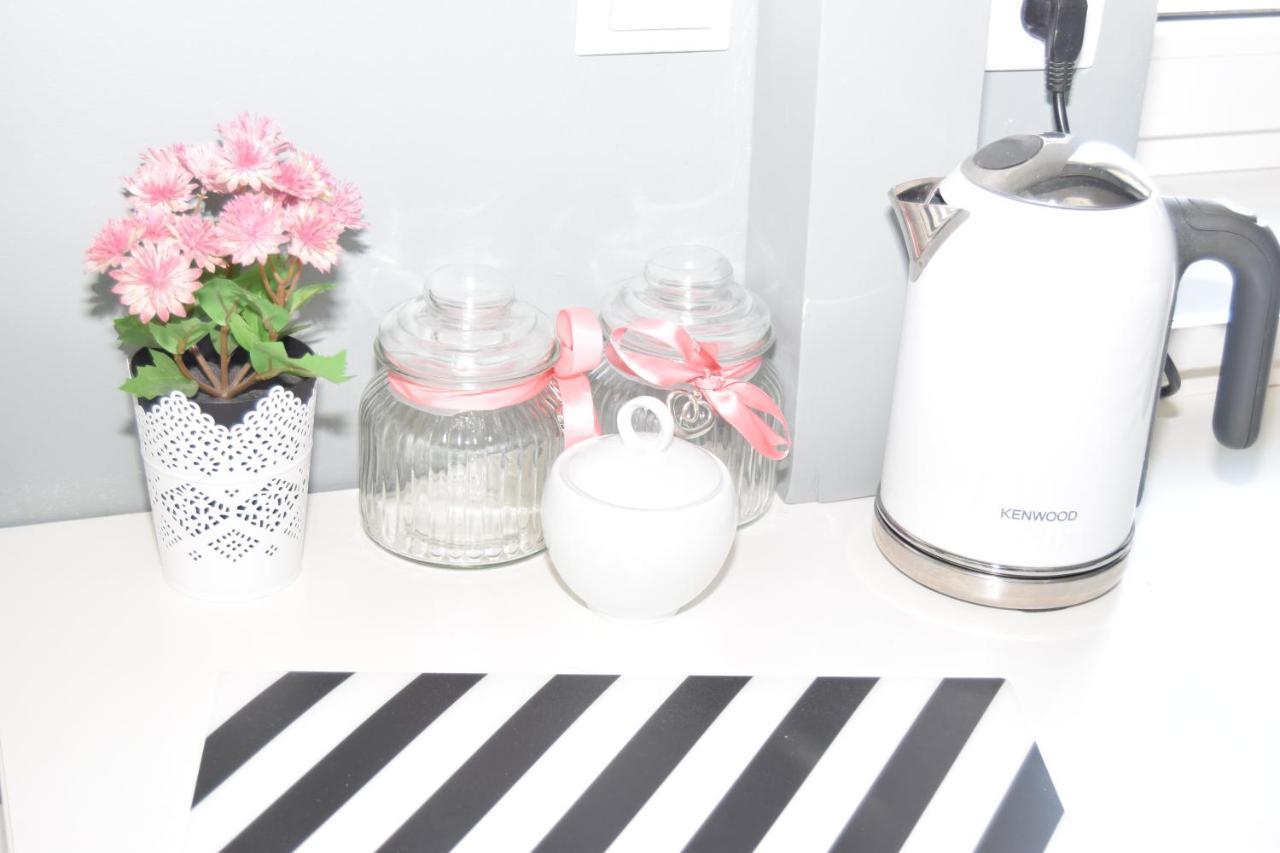 Be My Guest - Hoza - Pkin Super Centrum Metro Wi-fi Breakfast Apartment Warsaw